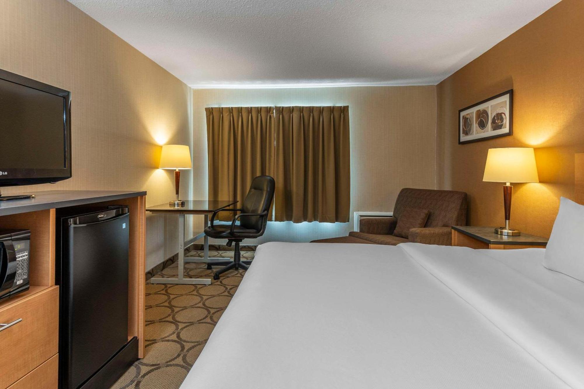 Comfort Inn Дрюммондвилл Экстерьер фото