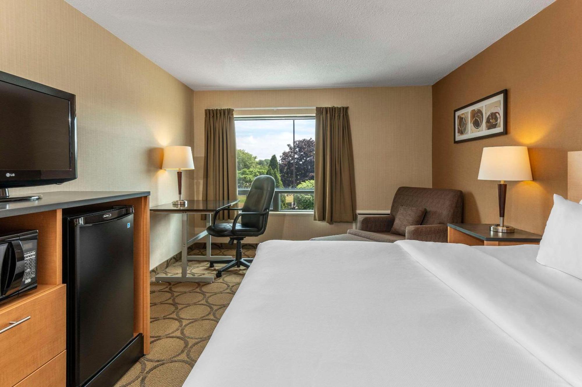 Comfort Inn Дрюммондвилл Экстерьер фото