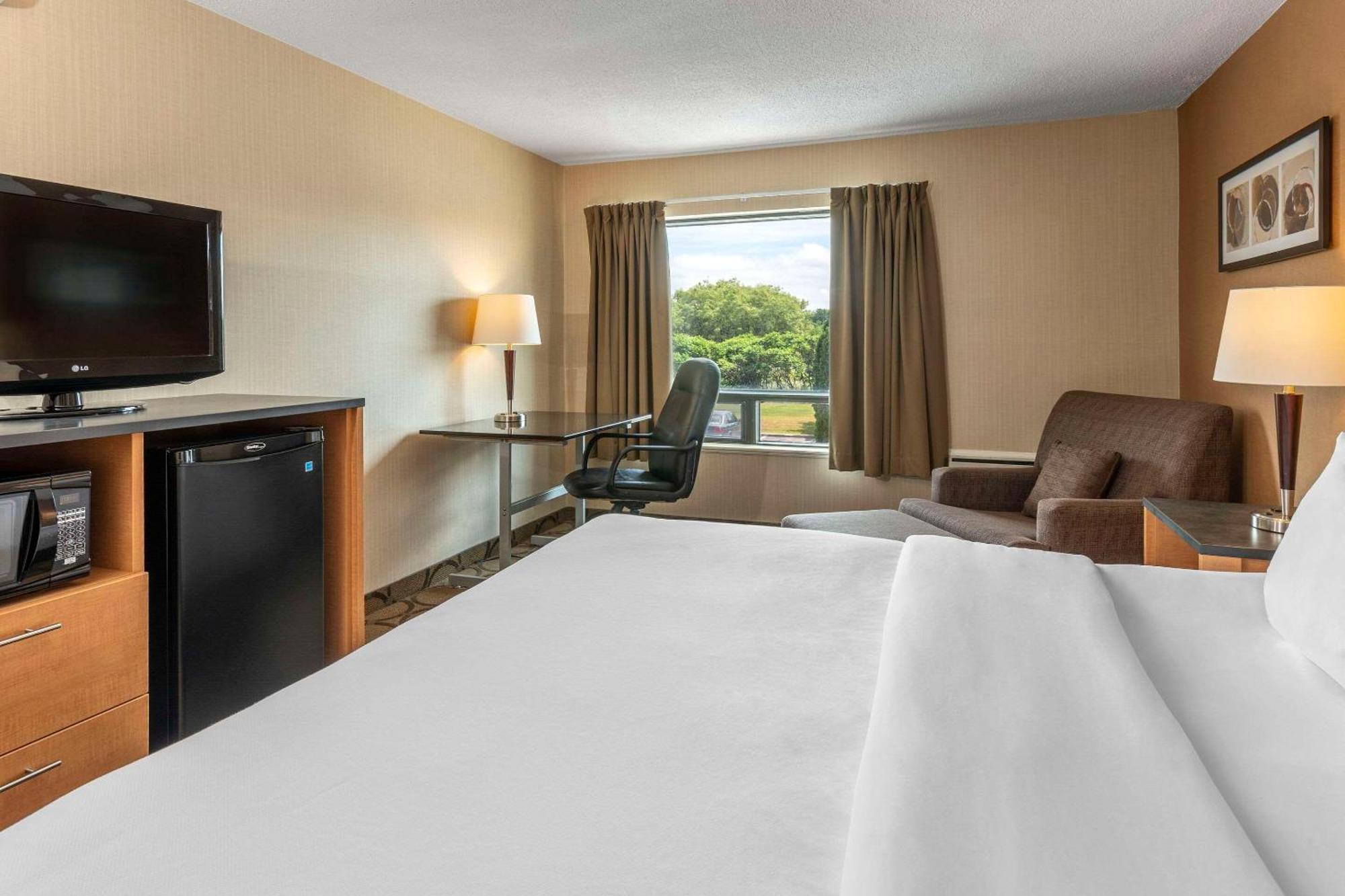 Comfort Inn Дрюммондвилл Экстерьер фото