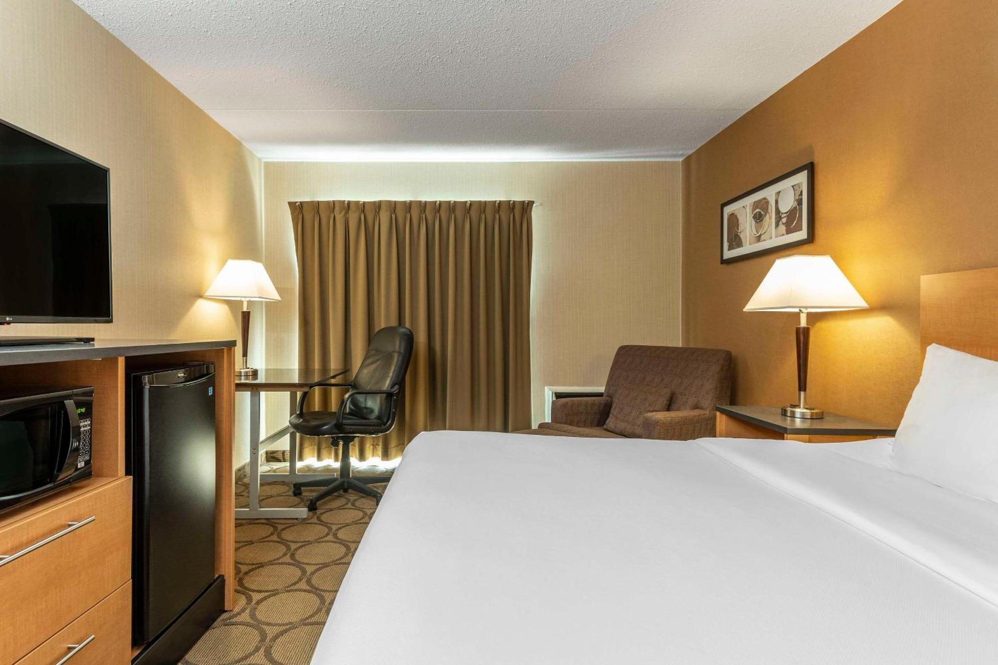 Comfort Inn Дрюммондвилл Экстерьер фото