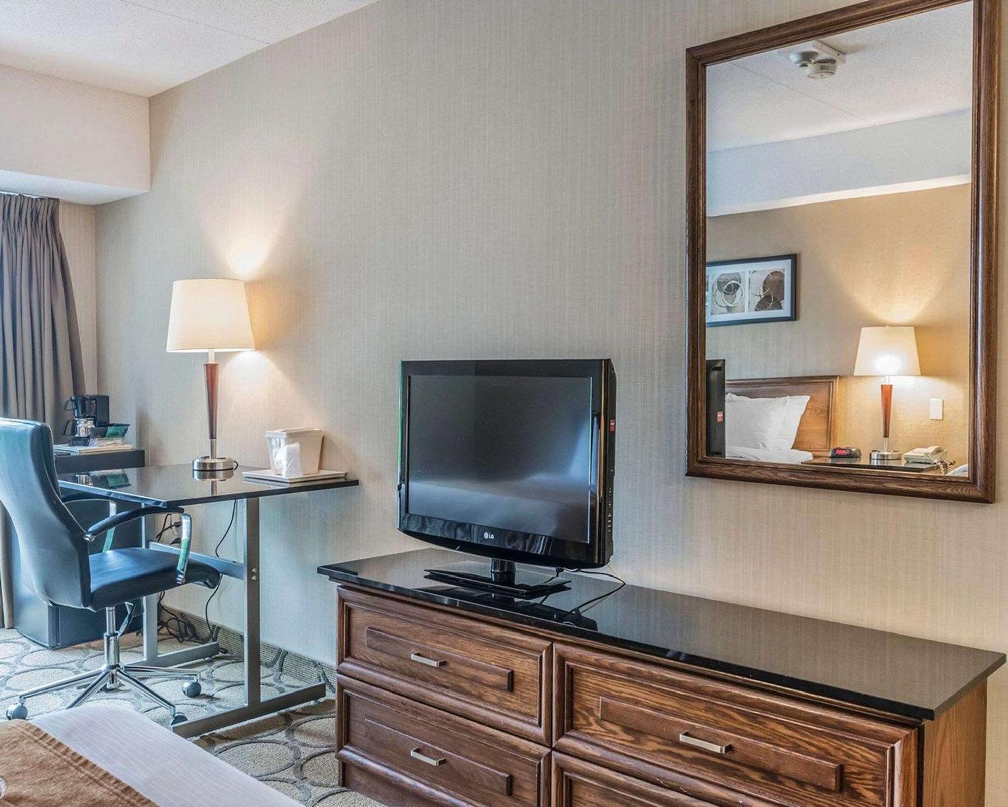 Comfort Inn Дрюммондвилл Экстерьер фото