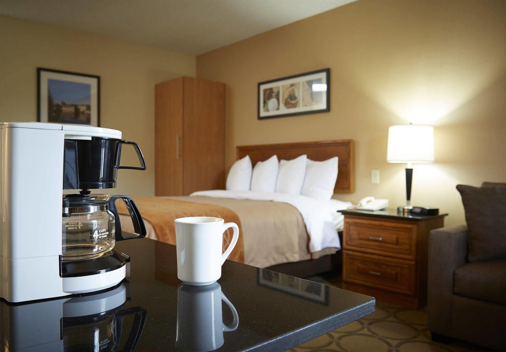 Comfort Inn Дрюммондвилл Экстерьер фото